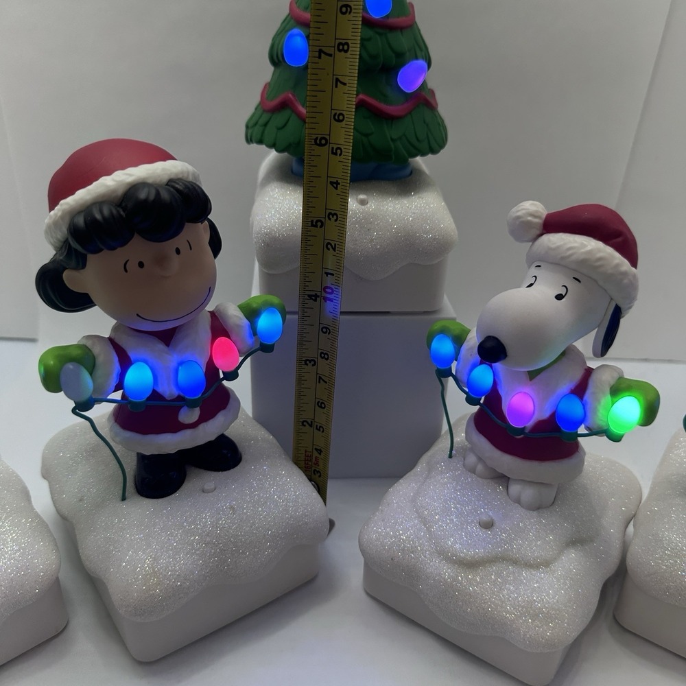 Set 5 Peanuts 2015 LightUp Christmas Snoopy Light Show & Music Wireless Tested - Picture 13 of 17